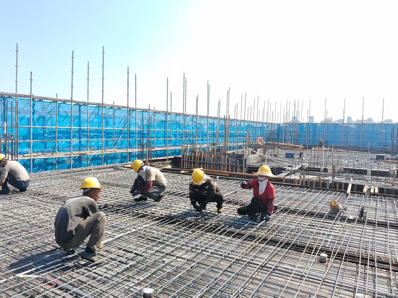 高溫下的衢通人：智慧產業人烈日當空戰酷暑，“熱”力全開搶進度